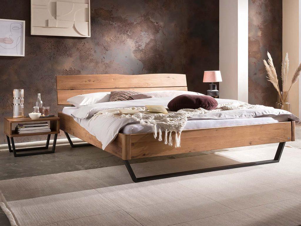 Hasena_Bett_Lounge_Fossoli_Wildeiche_natur_geoelt